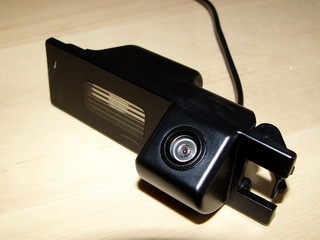 Parkovací kamera pro vozy OPEL Astra-H, Zafira-B a Vectra-C. Kamera se osazuje se místo jednoho osvětlení SPZ